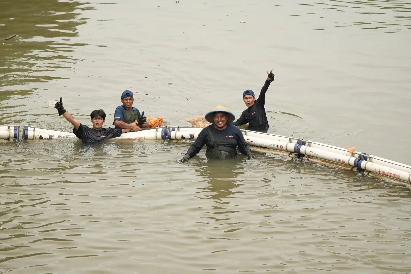 Today, on International Day of Action for Rivers, we celebrate the River Gang, our people who work behind the scenes to tackle plastic pollution. Their work often goes unnoticed, but its impact is real and powerful💪🏻

Show your appreciation to the 