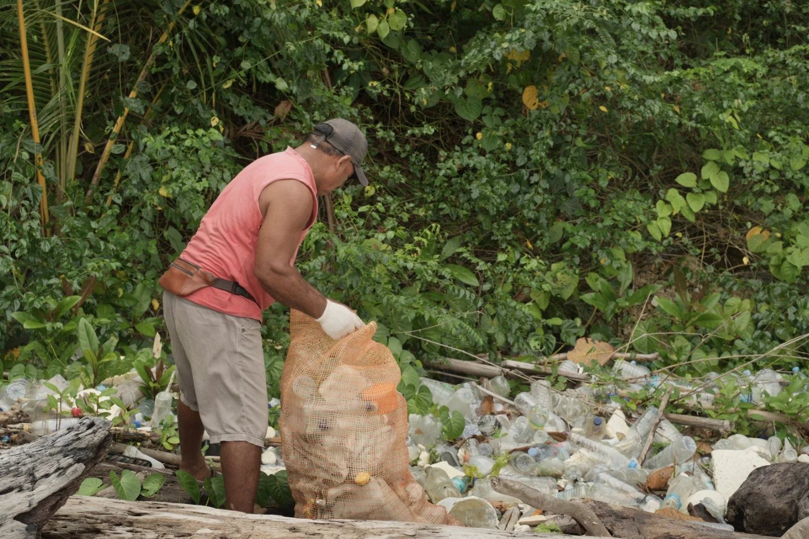 NTTI_Global Ocean Clean up Bunaken 4.jpg