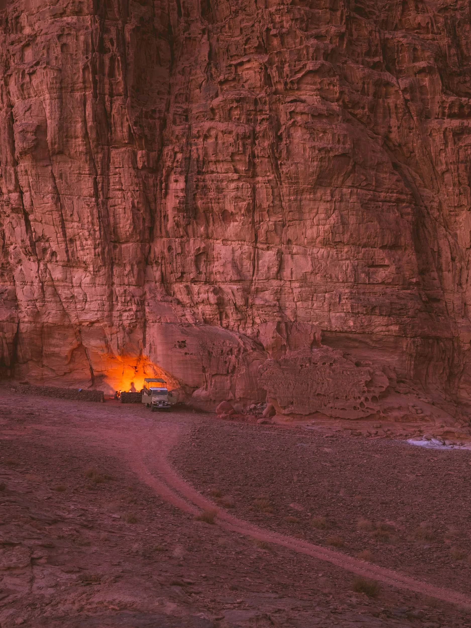 10 day road trip in Jordan, visiting places such as Jerash, Dead Sea, Red Sea, Wadi Rum desert, Petra, King's higtway, Madaba and Amman.