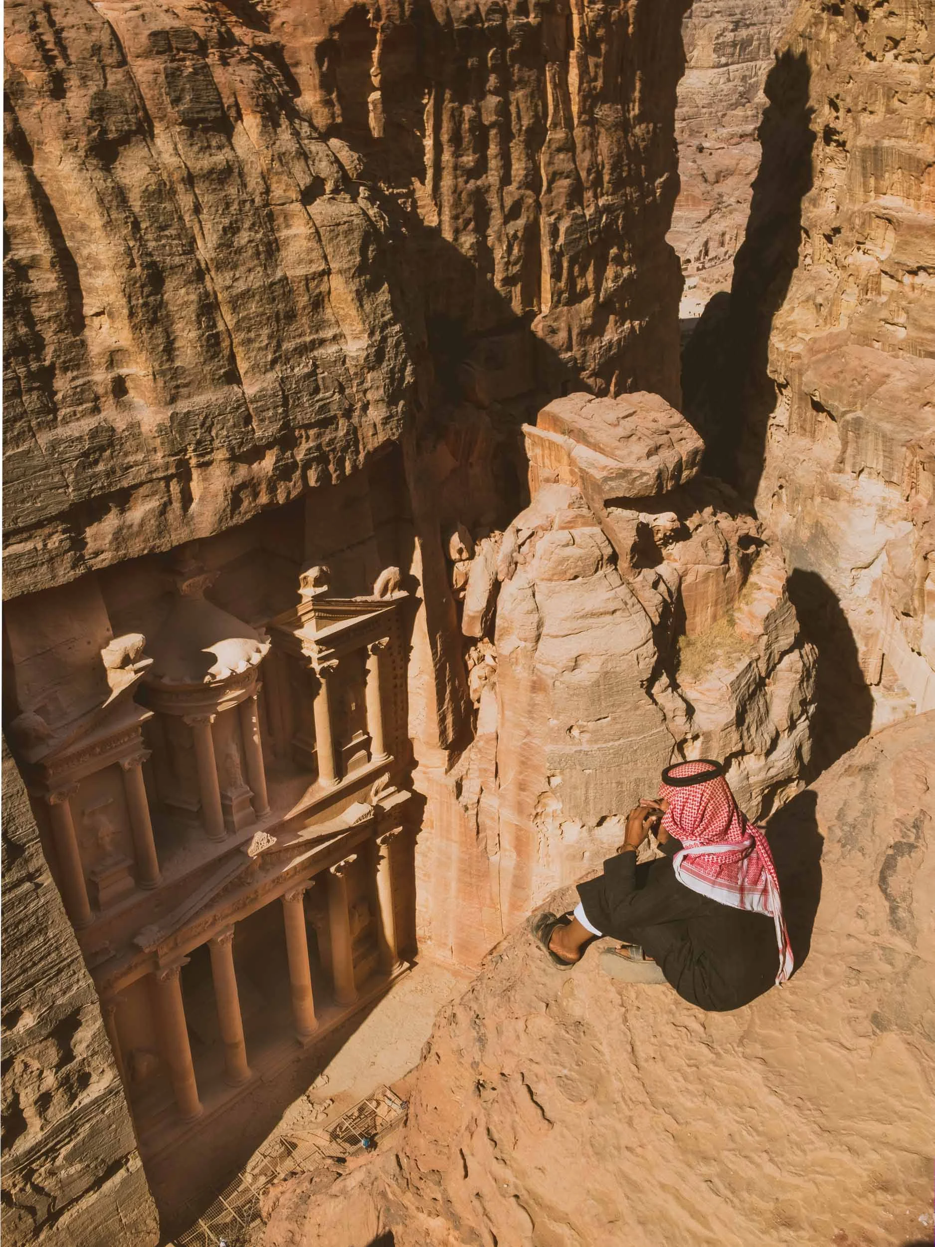 10 day road trip in Jordan, visiting places such as Jerash, Dead Sea, Red Sea, Wadi Rum desert, Petra, King's higtway, Madaba and Amman.