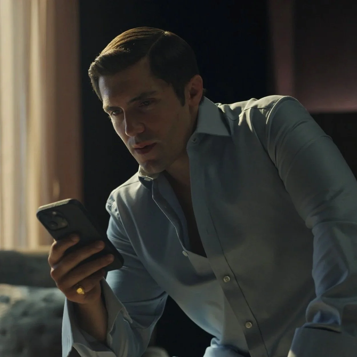 Phil Dunster as Quinn