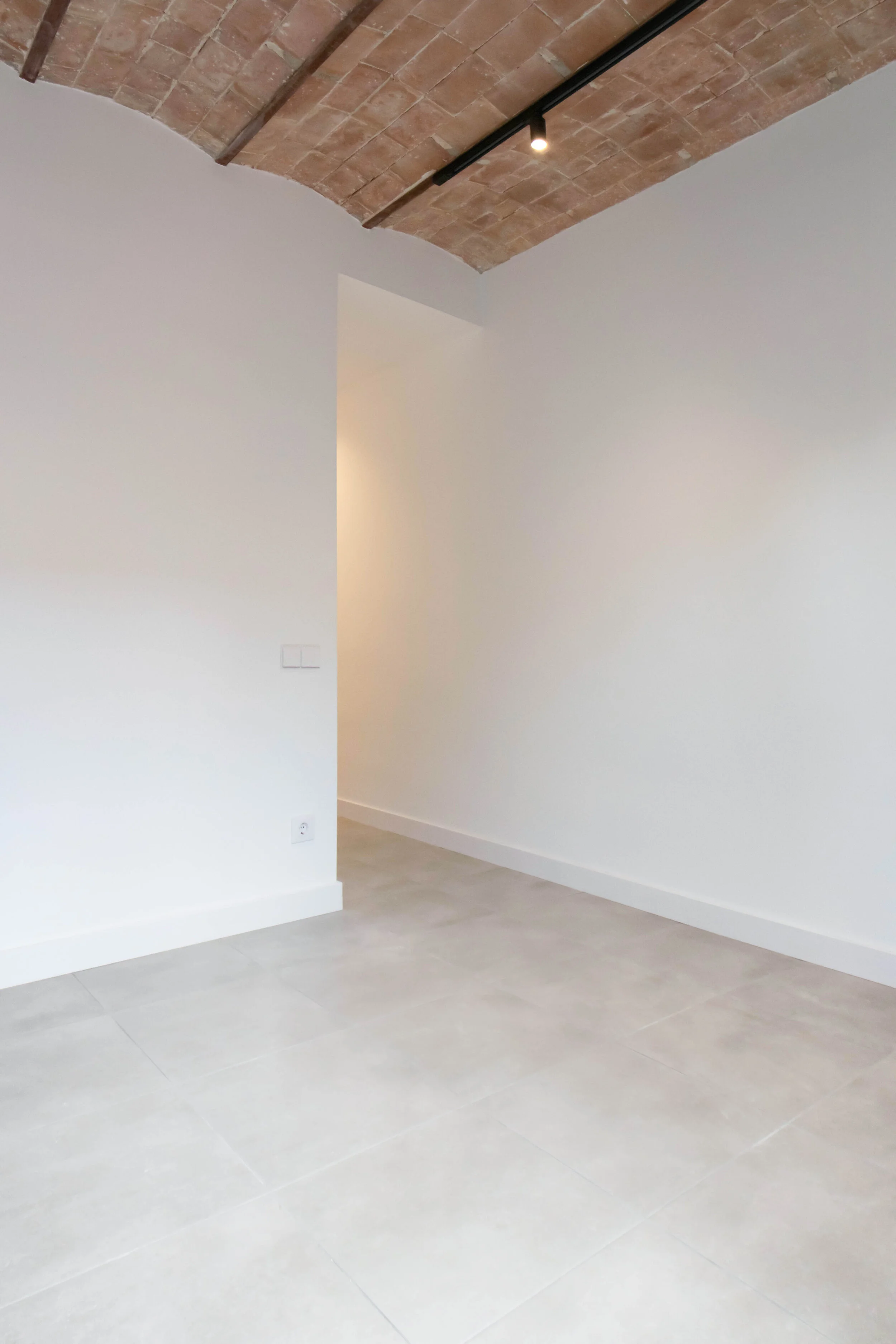 THREE ROOMS_G.jpg