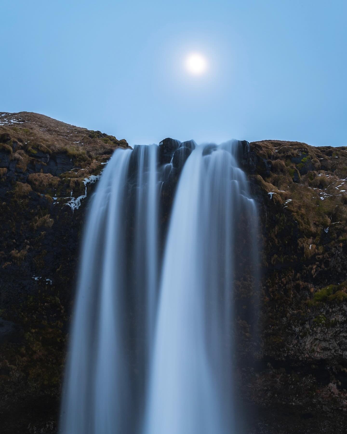 &Eacute;clair&eacute;e par la lune 🌙🌙🌙