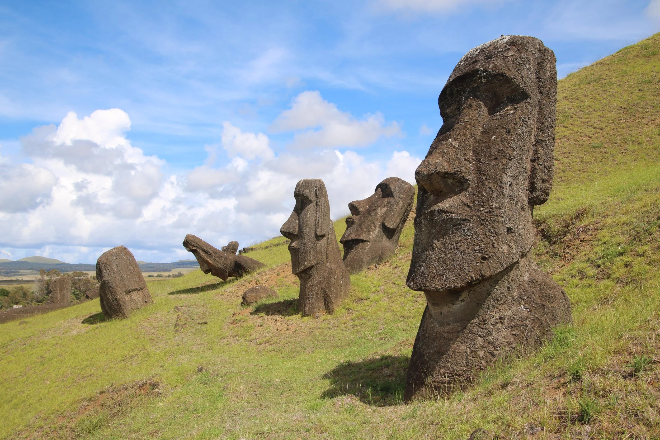 tpmb_easterisland_raraku1_bb.jpg