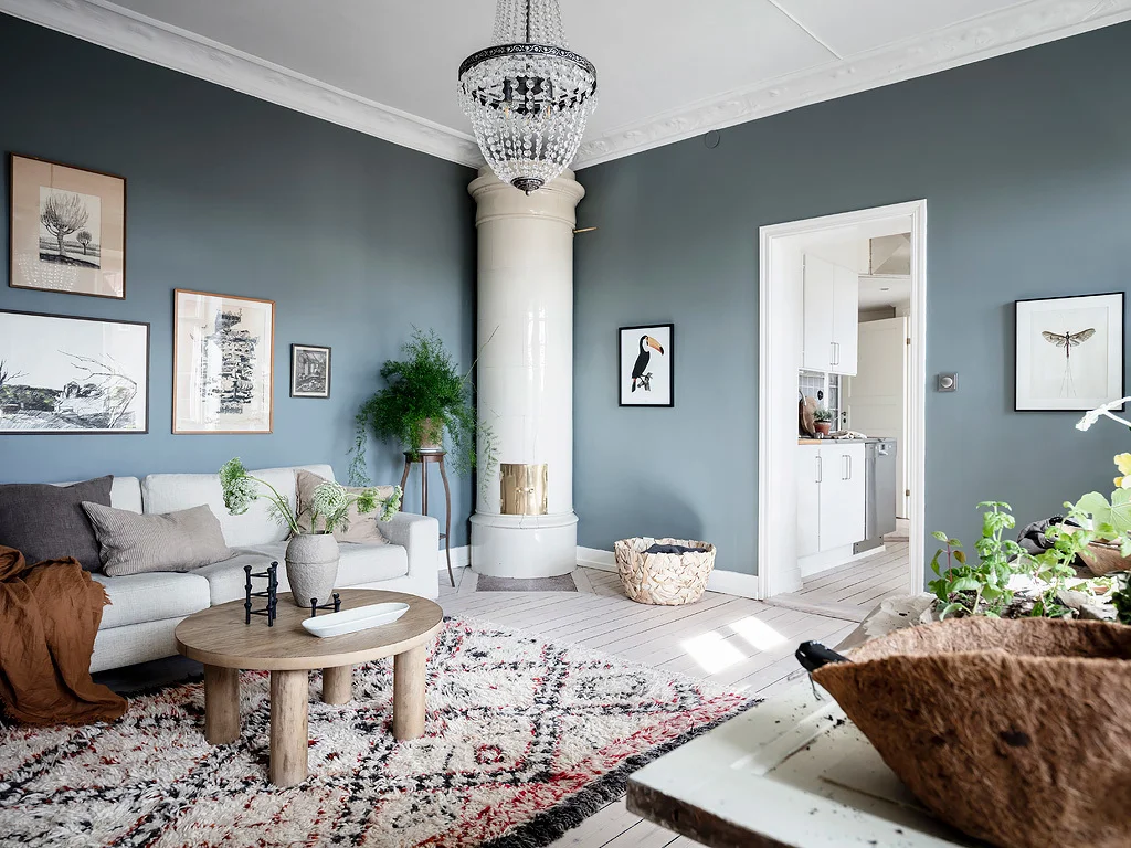 Collection#3 A Charming Swedish Apartment with Blue Walls and Plants 