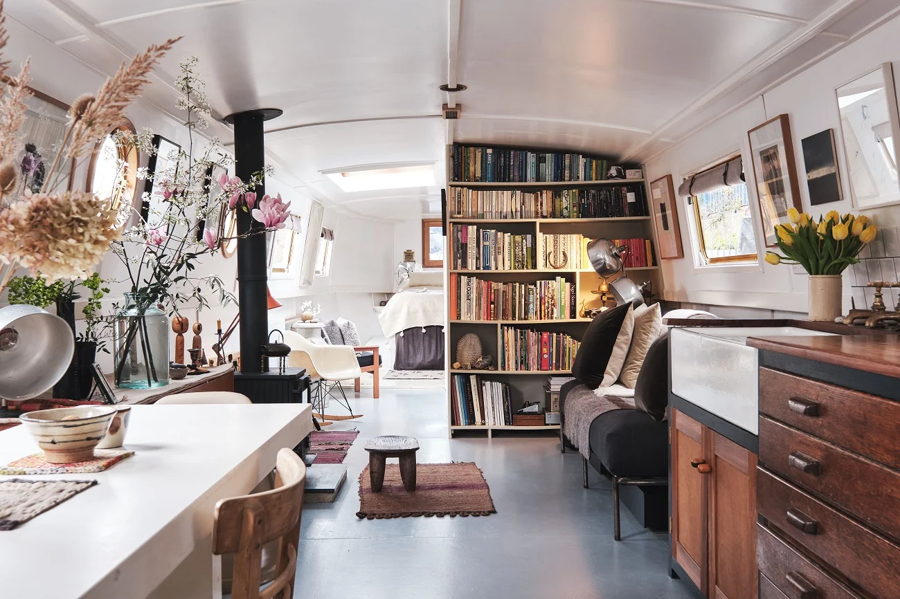 A Cozy And Stylish Houseboat In London The Nordroom
