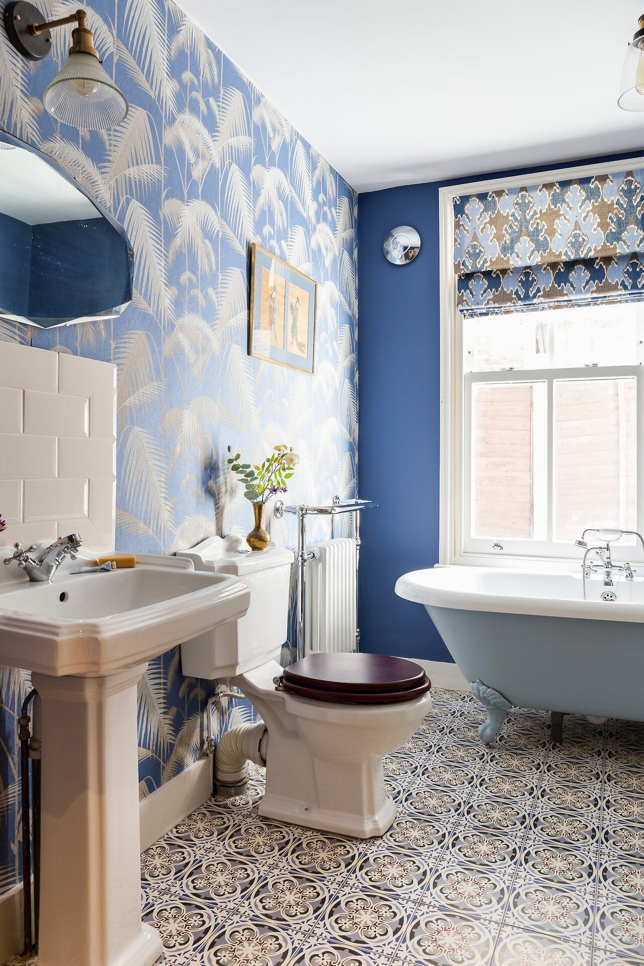 30 Inspiring Colorful Bathrooms — THE NORDROOM