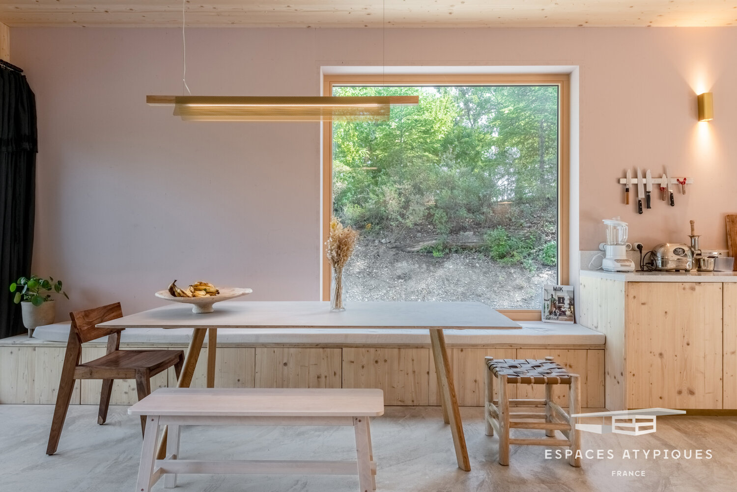 A Minimalistic Wooden Home with Amazing Views over the Provence Countryside - The Nordroom