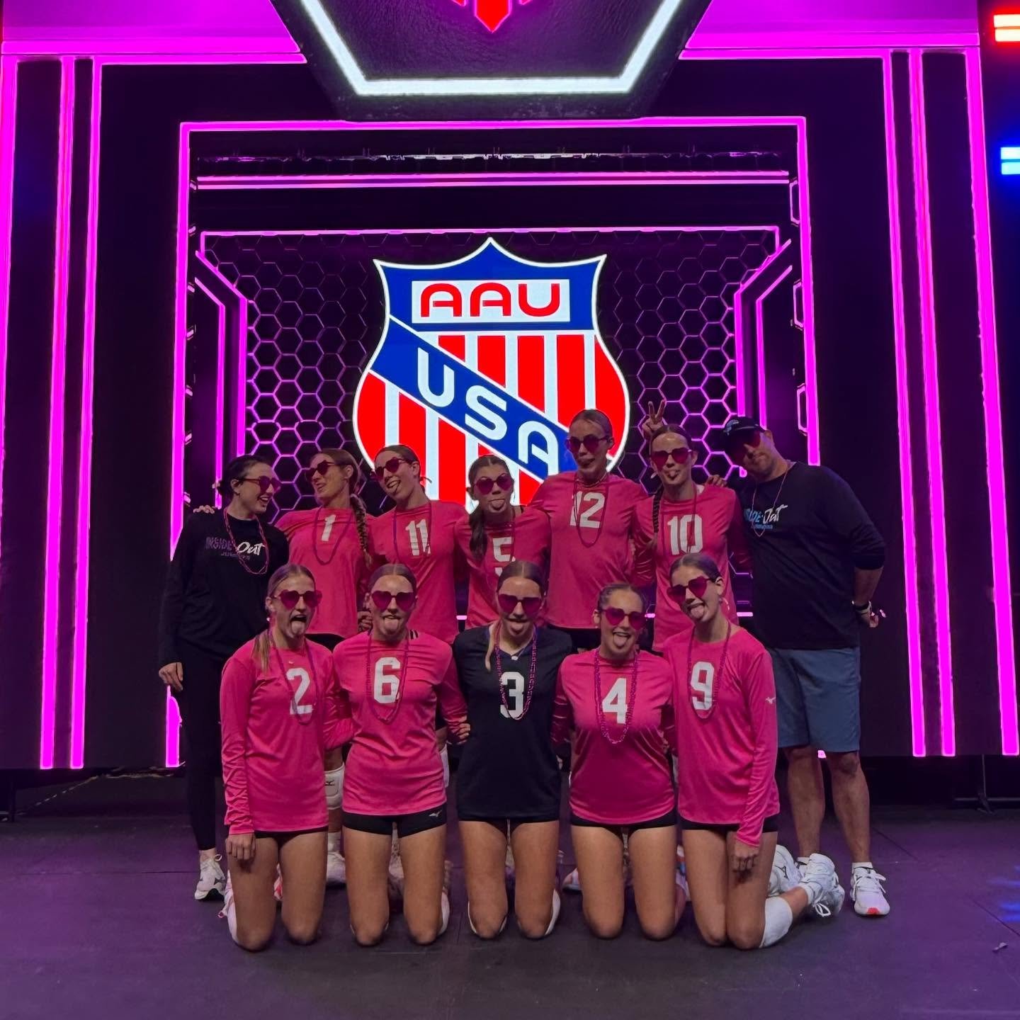 Wave 2 &amp; 3 of AAU Nationals photo dump 🤩

Great job to all of our teams that went &amp; competed! Special shout out to our 16 Black team for going 8-0 heading into day 3. They ended up finishing 8-3 after a successful four days of competition.
C