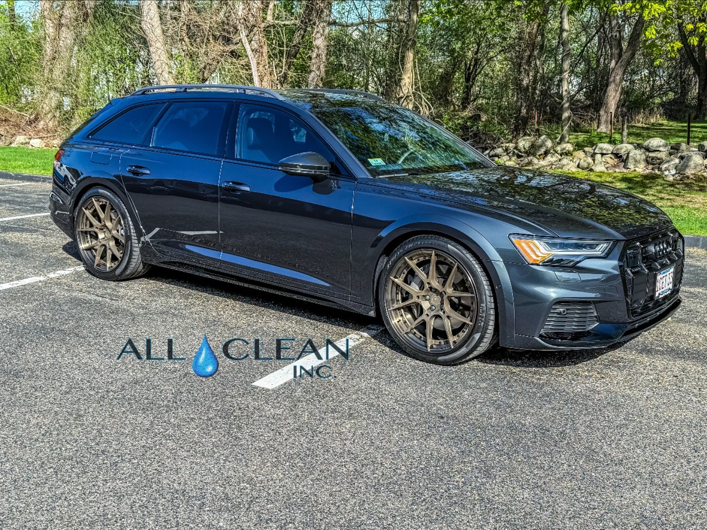 Gloss dialed all the way up.
This Audi just got the full ceramic coating treatment — protected for years with unbeatable shine, slickness, and style.
Benefits of ceramic coating:
• Deep, glossy finish
• Long-term paint protection
