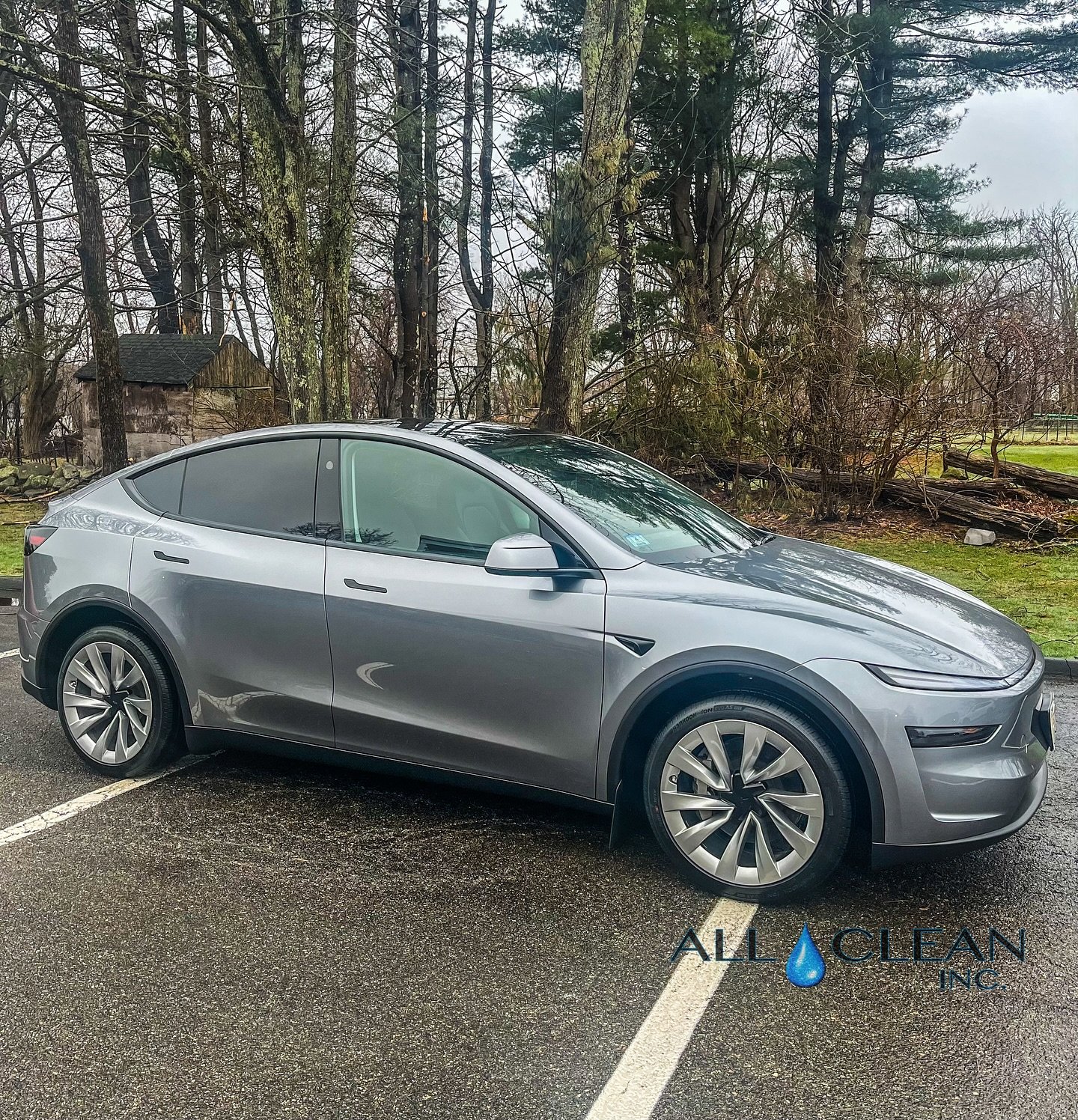 That Midnight Silver hits different after a ceramic coat.‼️‼️‼️
We just finished ceramic coating this stunning Tesla and the results speak for themselves—ultra-deep gloss, rich color enhancement, and unmatched shine.
Why ceramic coat your veh