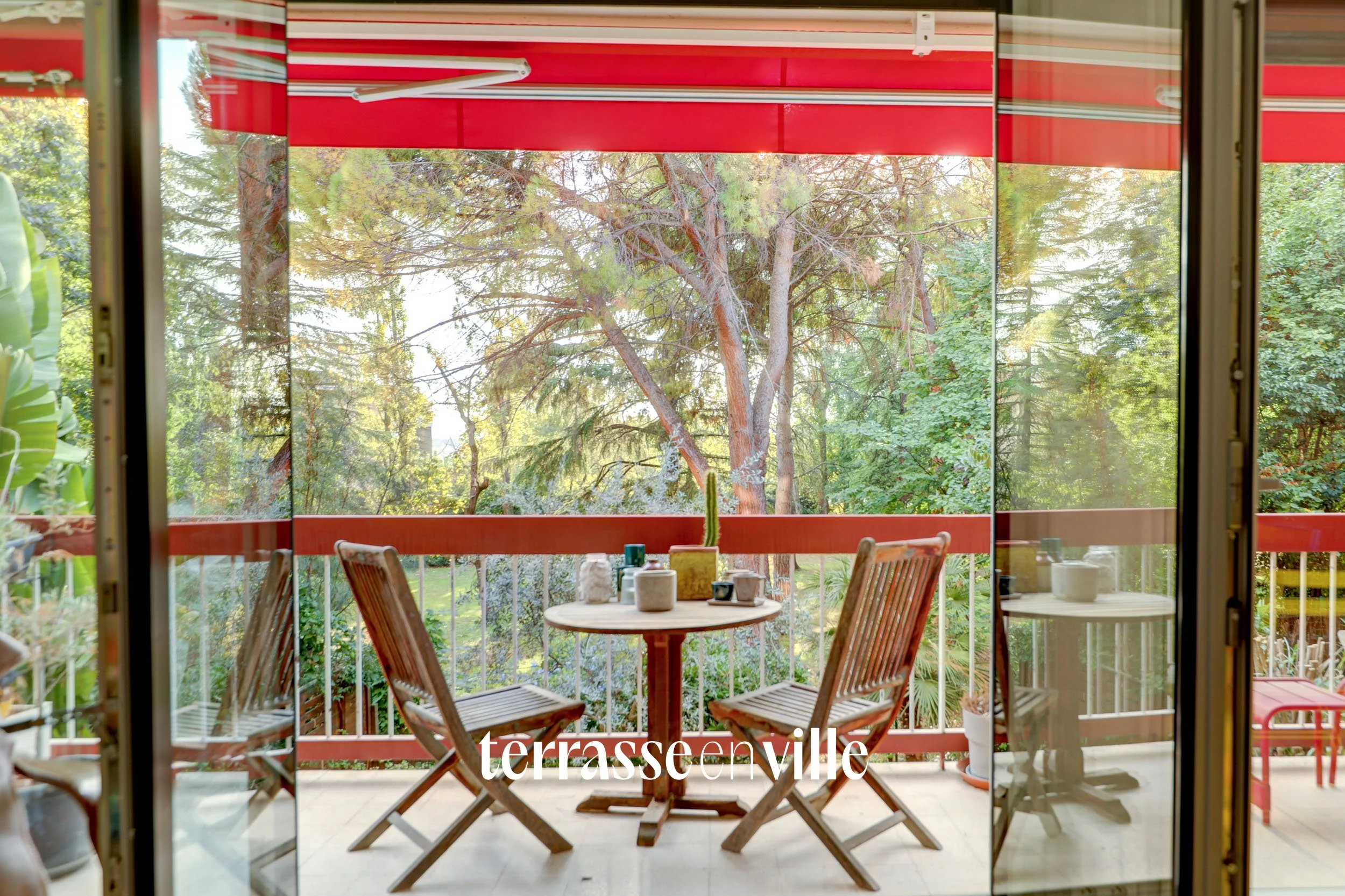 LA FOURRAGERE 13012 - APPARTEMENT T3 - 99 m2 - GARAGE - BALCON - 345 000€
