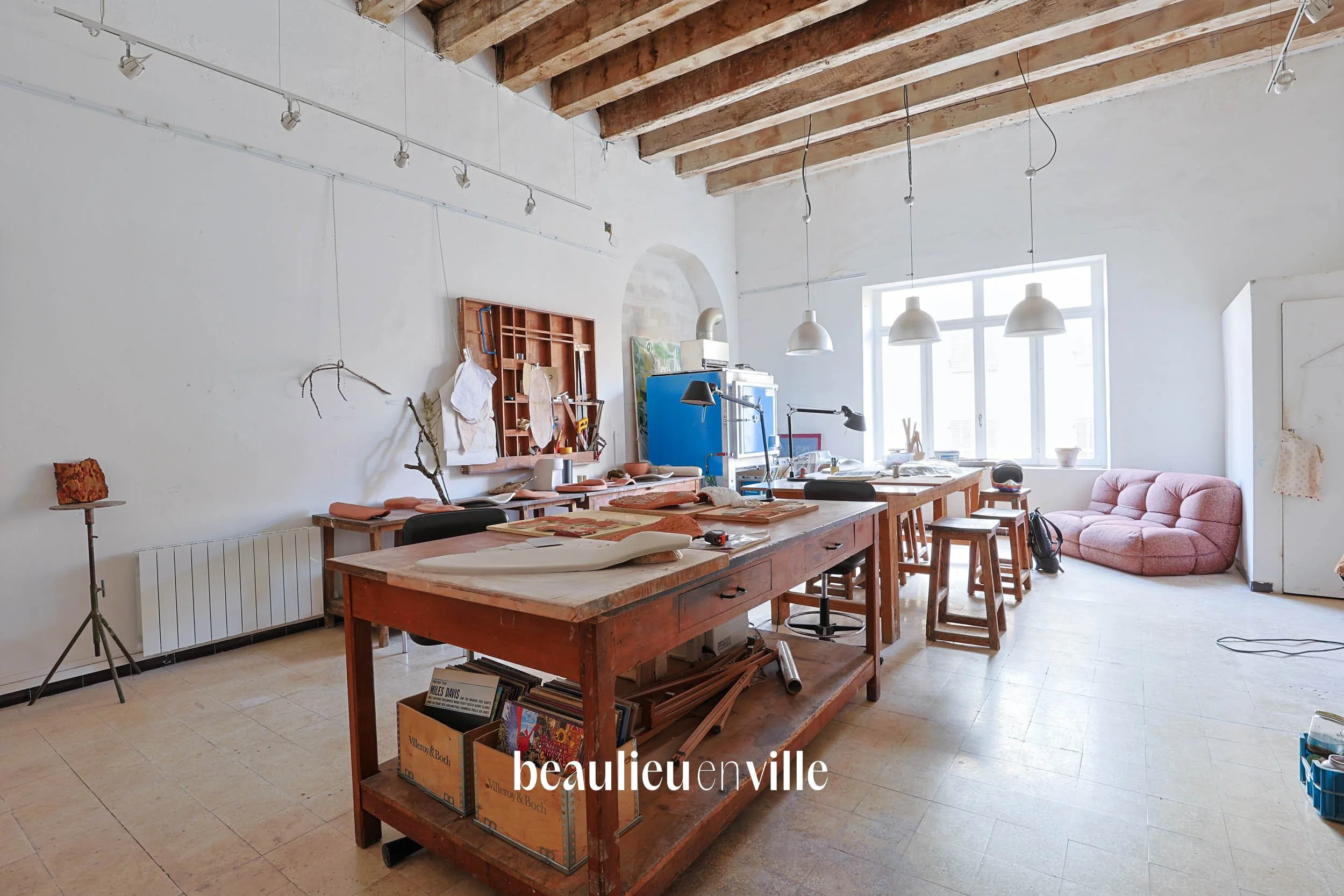 EXCLUSIVITE - SAINT VICTOR - ATELIER - 52 M2 -  280 000 €
