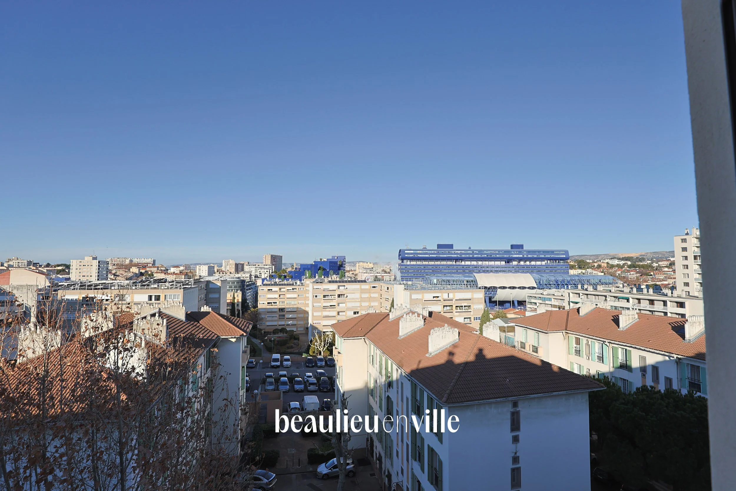 EXCLUSIVITE - 13012 - BAS MONTOLIVET - T3 - DERNIER ETAGE - BALCON - 63M2 - 180 000€