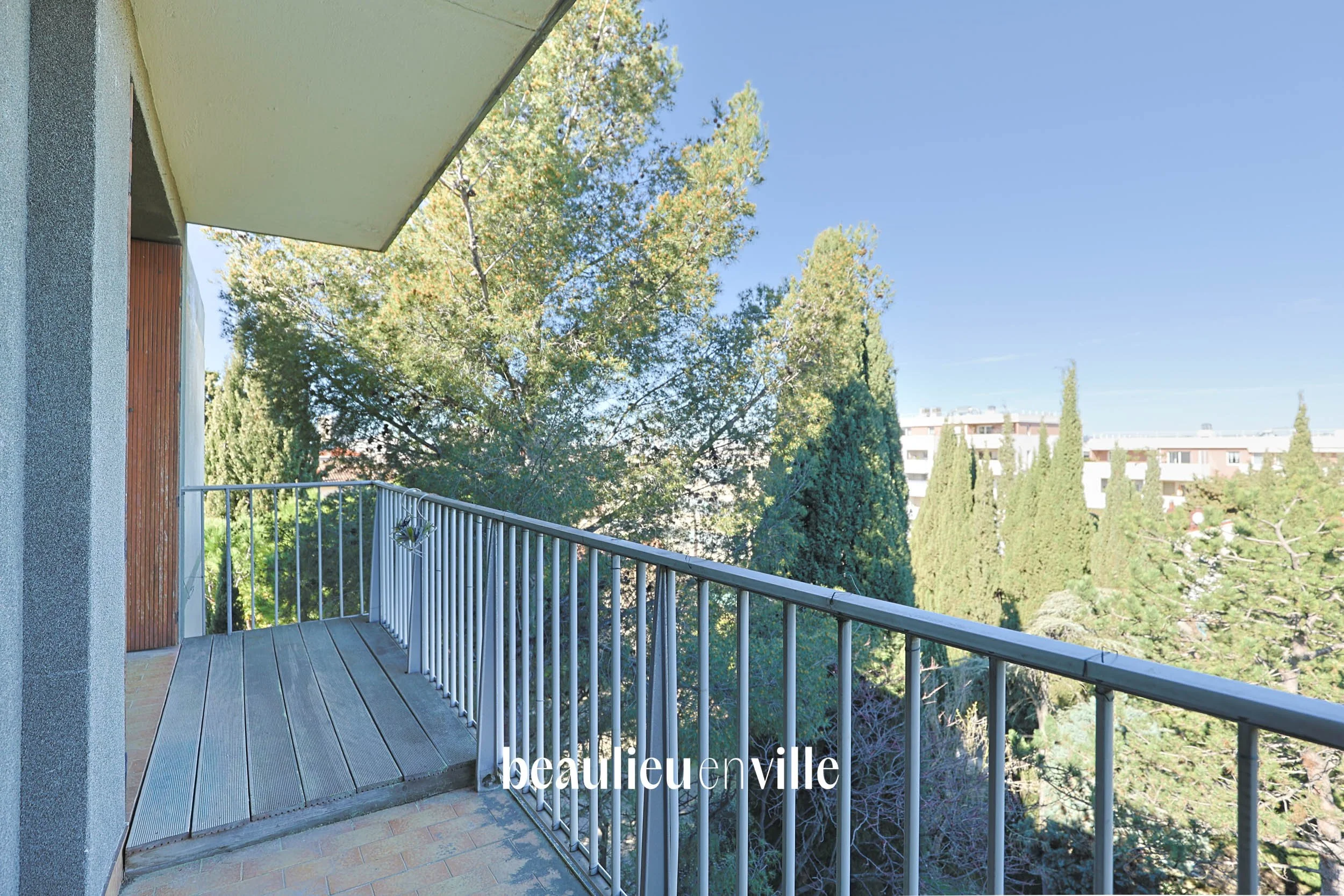 LE CABOT 9ème - T3 - 70 M2 - BALCON - PARKING - 210 000€