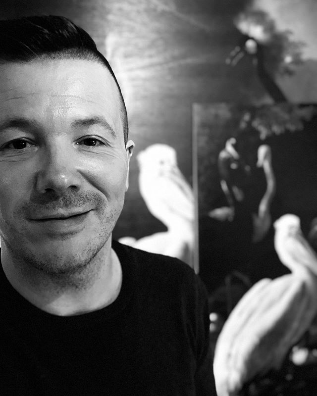 Ik en mijn pelikaantjes #pelican #birds #peacock #crane #dhondecoeter #hondecoeter #portrait #painting #art #artwork #goldenage #dutchpainting #dutchgoldenage #dutch #blackandwhite #dutchgay #blackandwhitephotography #selfie #instagay #instamoment #gaystagram #gayman #pride #itsme #itsfriday #enjoylife