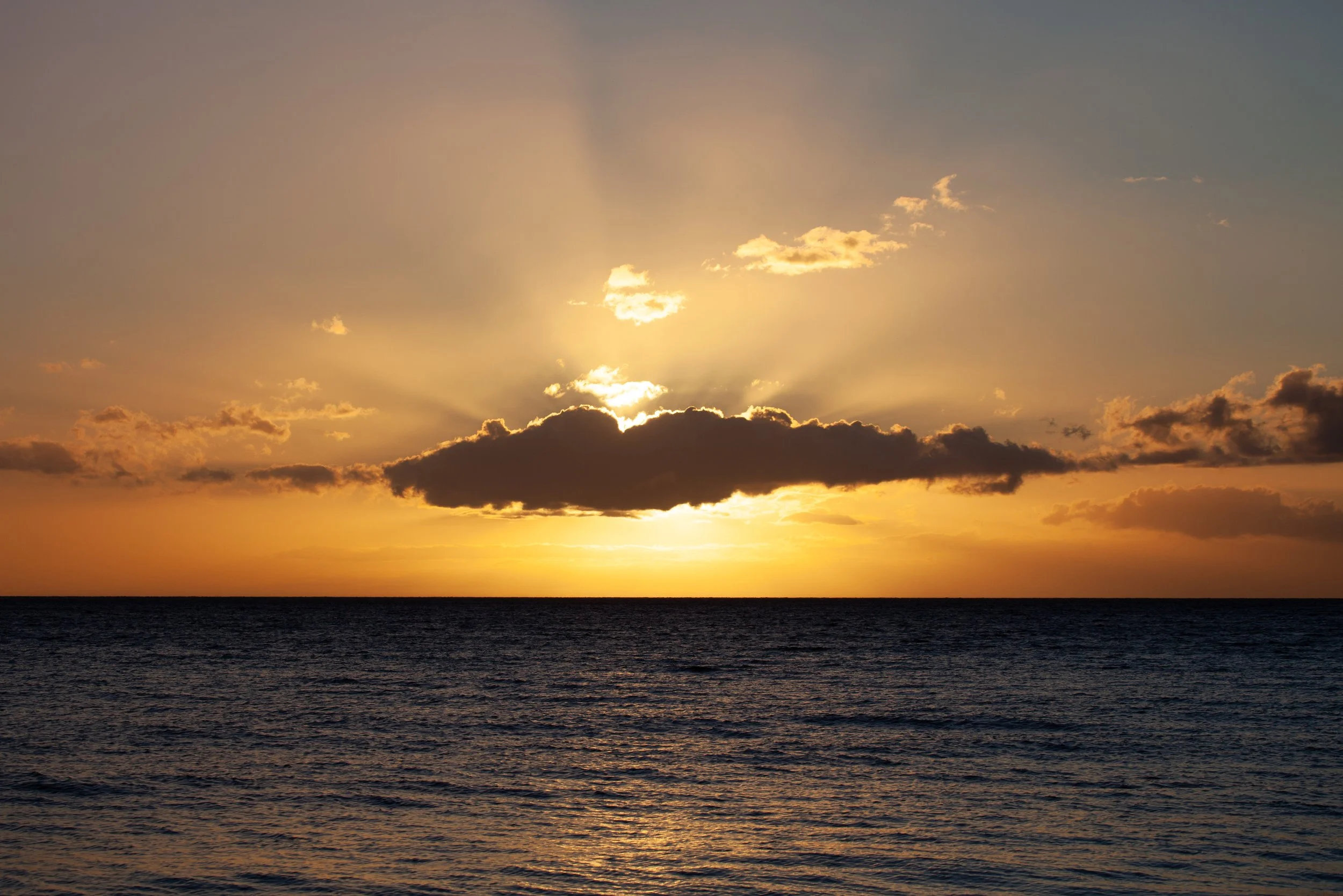 light rays on a Maui sunset
