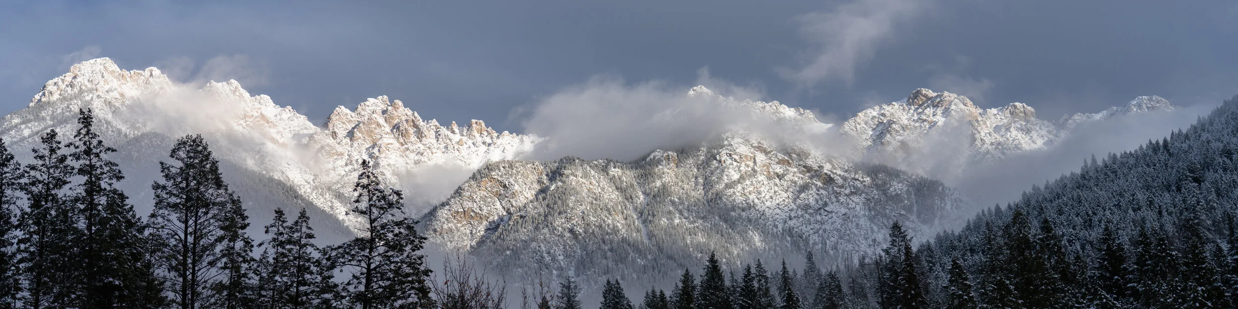 Panoramic mountain view in the east Kootenays
