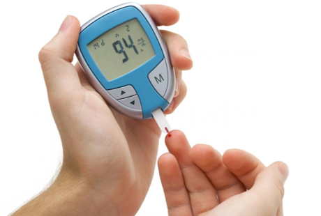 Source: https://cdn1.medicalnewstoday.com/content/images/articles/317/317466/a-glucometer.jpg