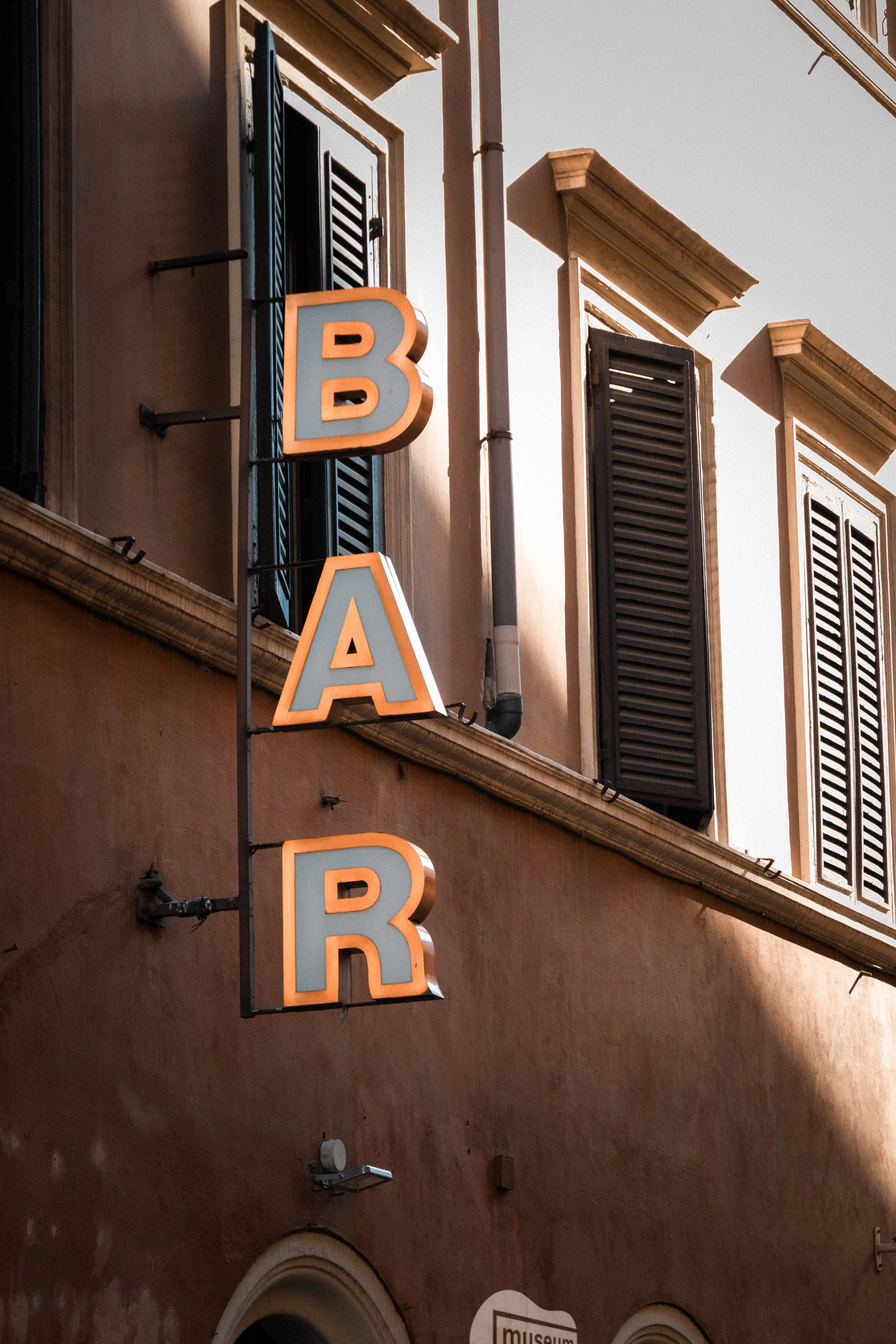 bar.jpg