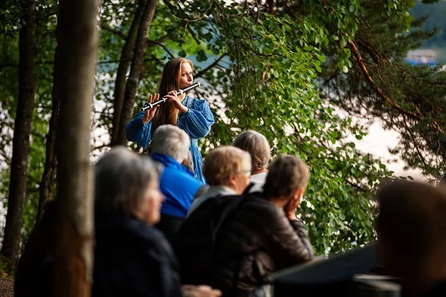 Aallotar Sini Vahervuo (kuva Kari Kohvakka, Tuusulan Taiteiden Yö 2019).jpg