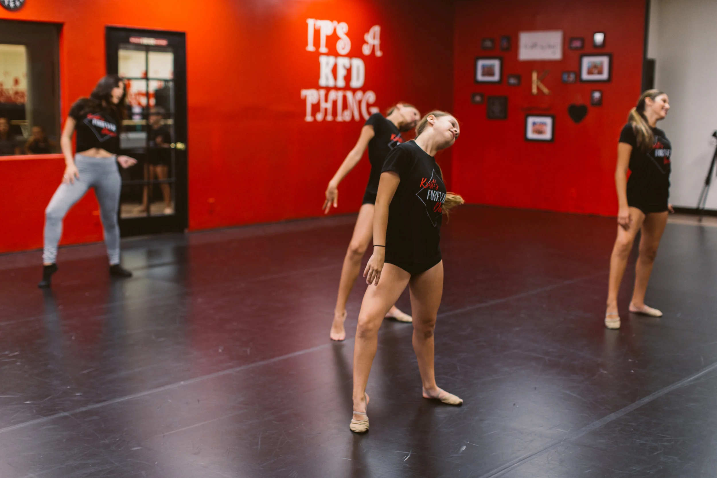 Kristis_Forever_Dance_Students_2018_22.jpg