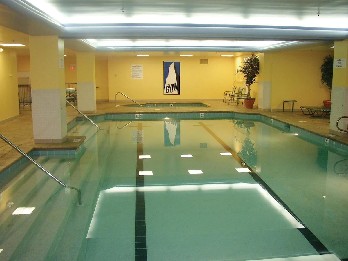 Pool.jpg