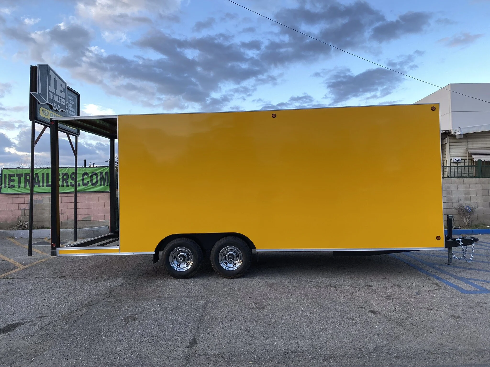 Vending Trailer 8.5'x22'x8' Model 1