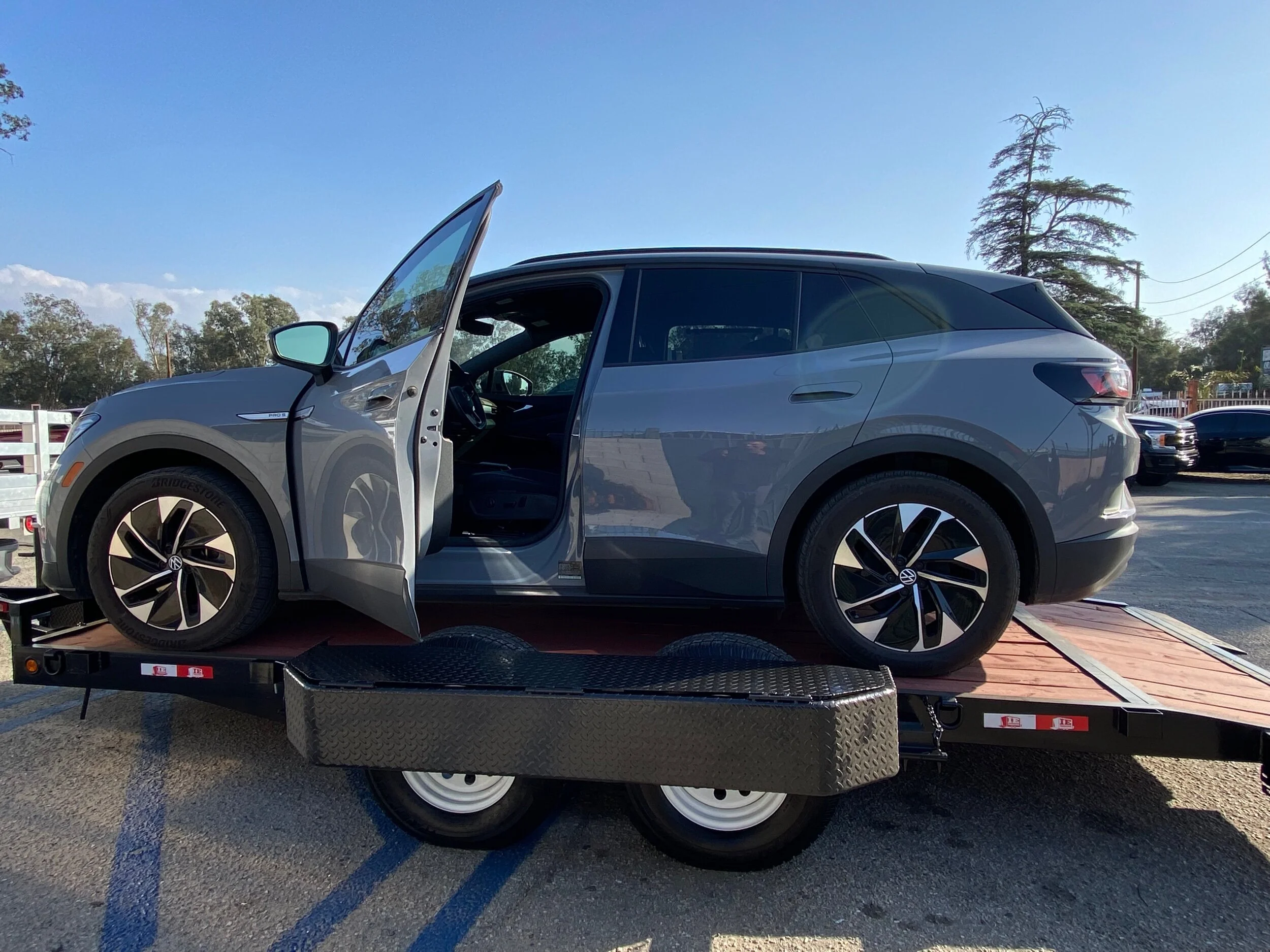 94ABBD26-3E01-4829-969A-3036E166BA22