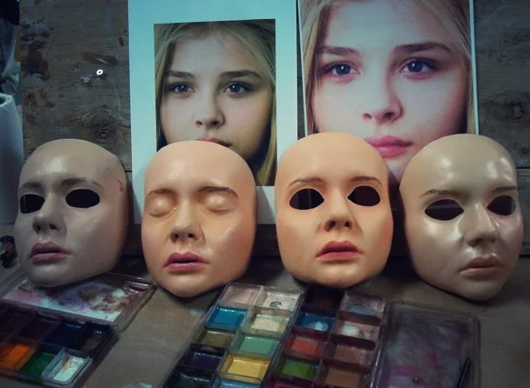  Painting Chloe Grace Moretz for the stunt rig on the ‘Dark Shadows’ (2012). 