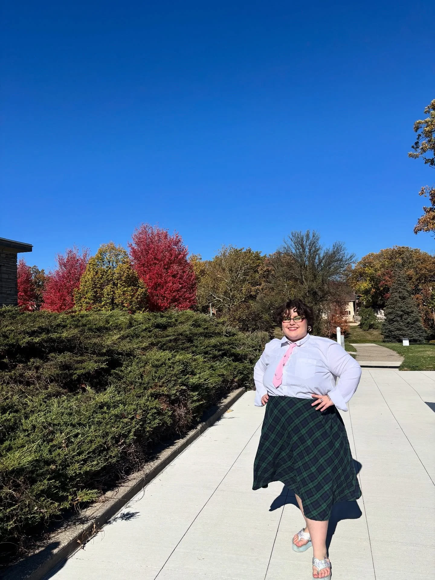Thank you @dsm_underground_film_fest for showcasing Pollo Guisado 💚 always so nice to be supported by local artists and to support local artists

Pollo Guisado out on YT November 14th 

Outfit pics by @_marlu_ 💚

#indiefilm #filmfestival #ootd #plu