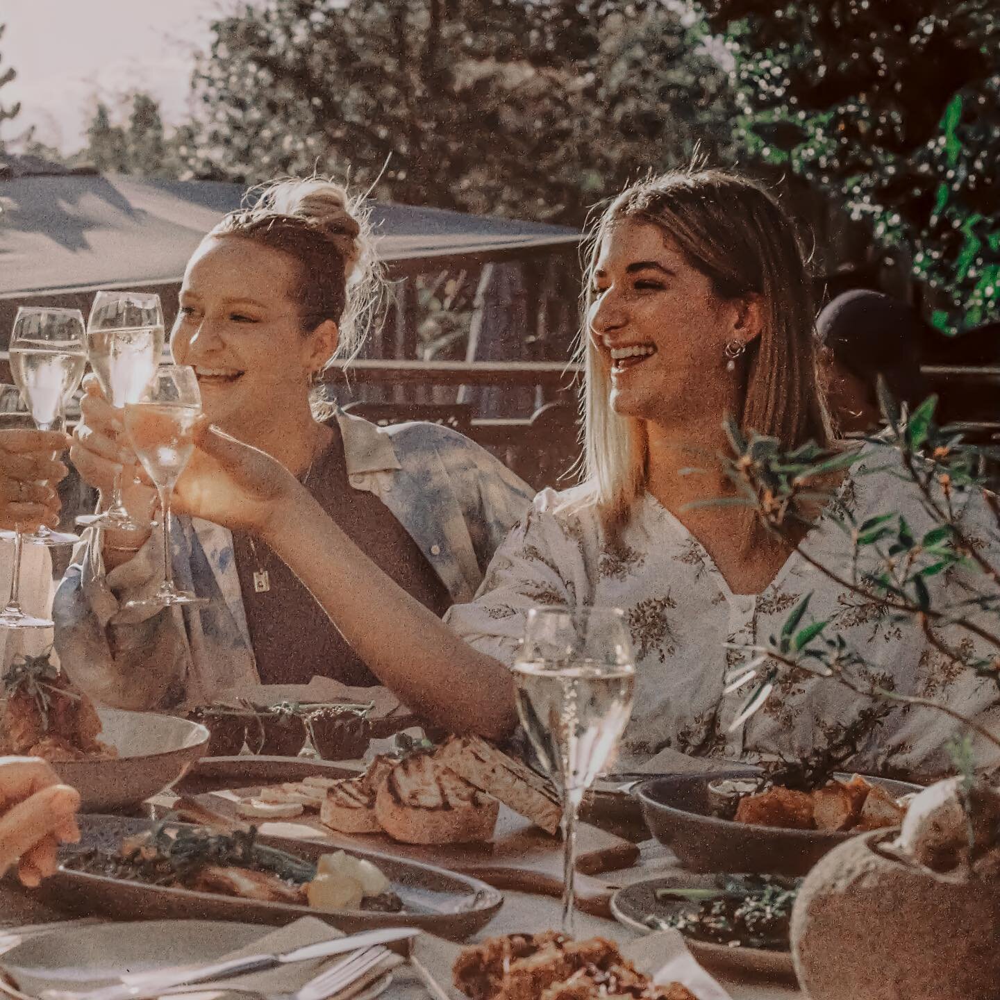 Sunshine, friends, bubbles &amp; good food&hellip;. Isn&rsquo;t that what weekends are about?