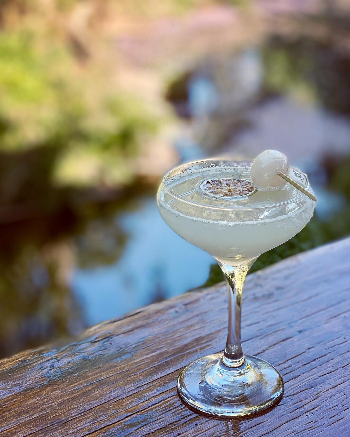 Do you have that Friday feeling&hellip;.. start off your weekend with a 
Lychee Margarita 🍸
Refreshing &amp; delicious it&rsquo;s sure to get you feeling relaxed.
@drinkaubrey lychee 
@tequilatromba 
@tamborinemountaindistillery 
@eastcoast_beverage