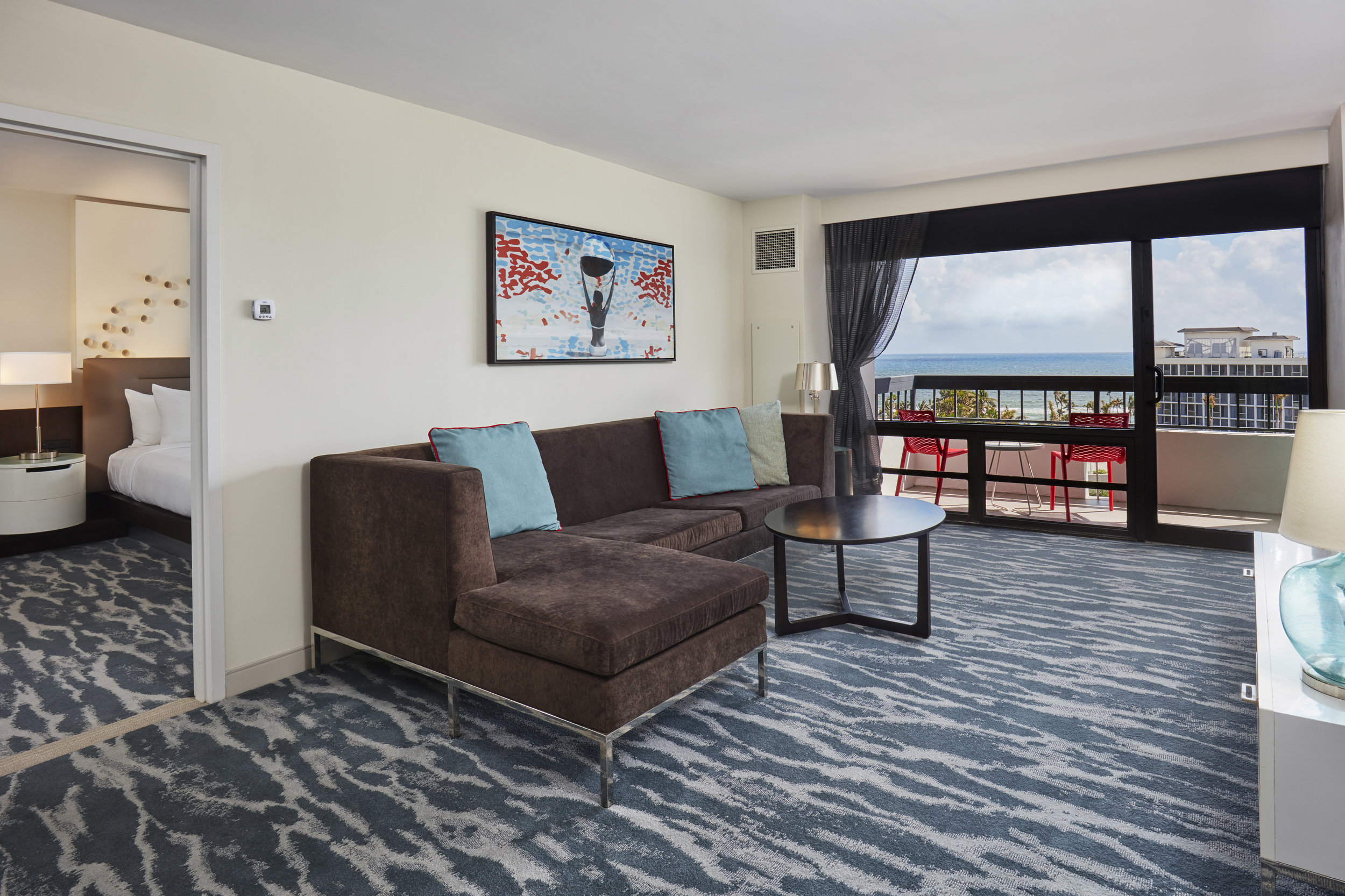 1 King 2 Room Suite Ocean view Couch-59f201c07de5f.jpg