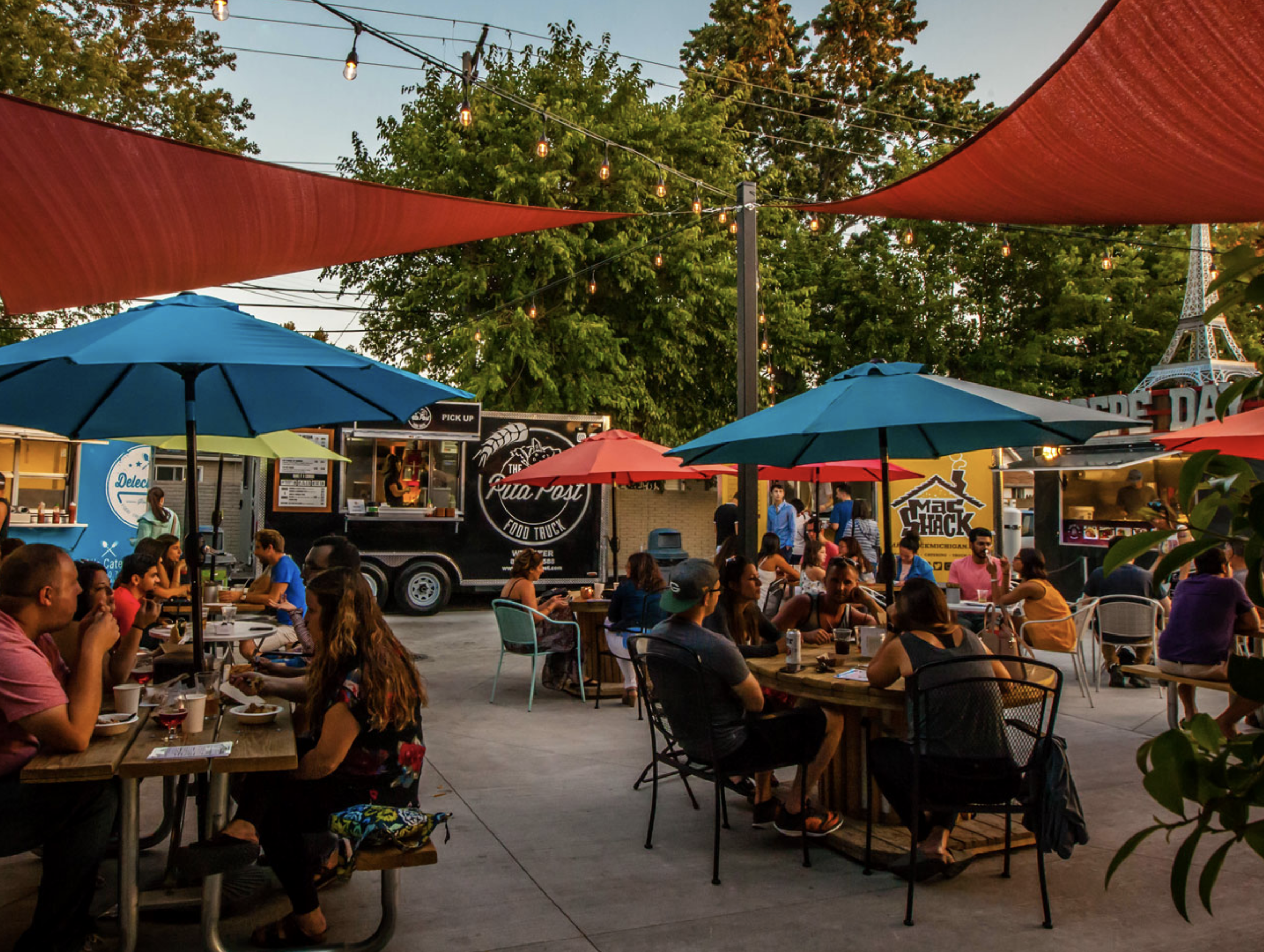 Detroit Fleet - Food Truck Park - Live Music Fridays! 