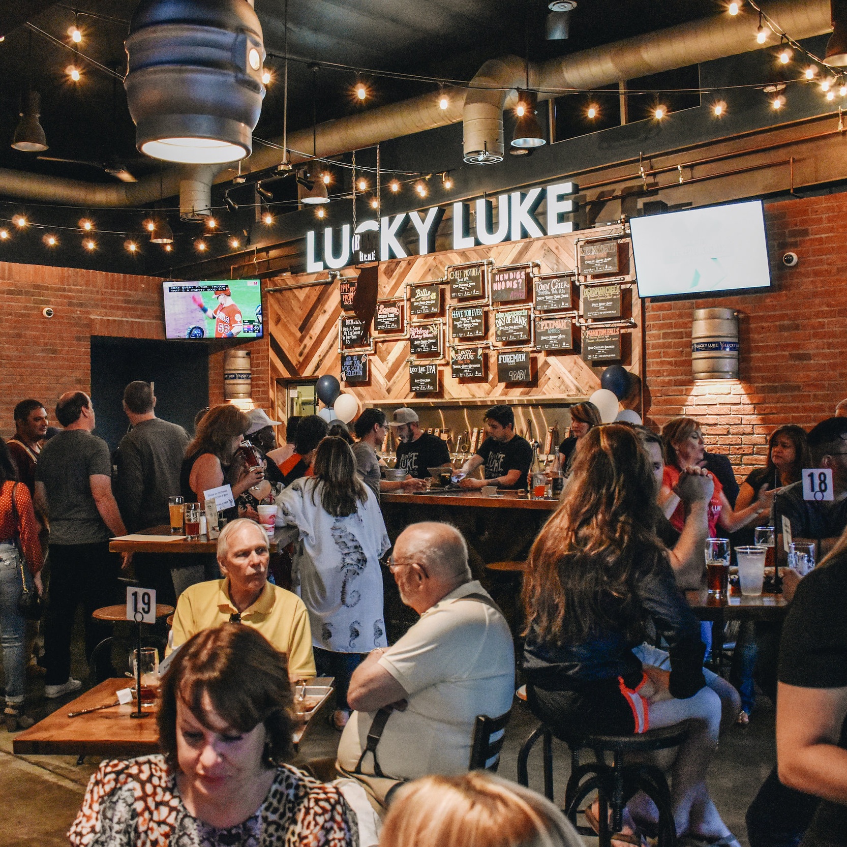  packed house at the Lucky Luke Brewpub  
