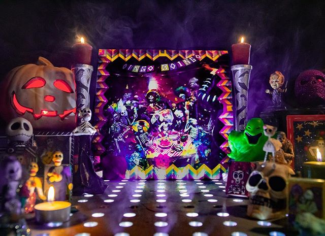 Happy Halloween! 💀

Oingo Boingo: Dead Man&rsquo;s Party

It is a rule that does not need to be written, It is just known. If you are going to have a Halloween party the song &ldquo;Dead Mans Party&rdquo; must be played. 
Oingo Boingo conjures up vi