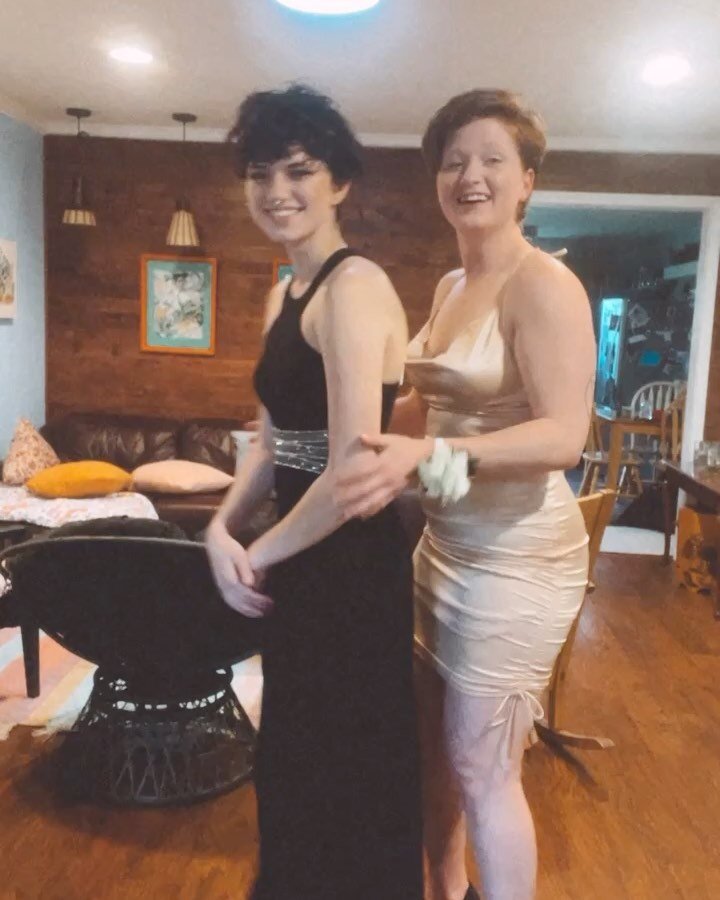 Swipe for the results of our awkward prom poses for adult queer prom 🤣

Its @barelydawnin &lsquo;s first time and she even brought me a corsage 🥲

Im from a tiny farm town so I never got to do prom with another femme (I also wasn&rsquo;t out til I 