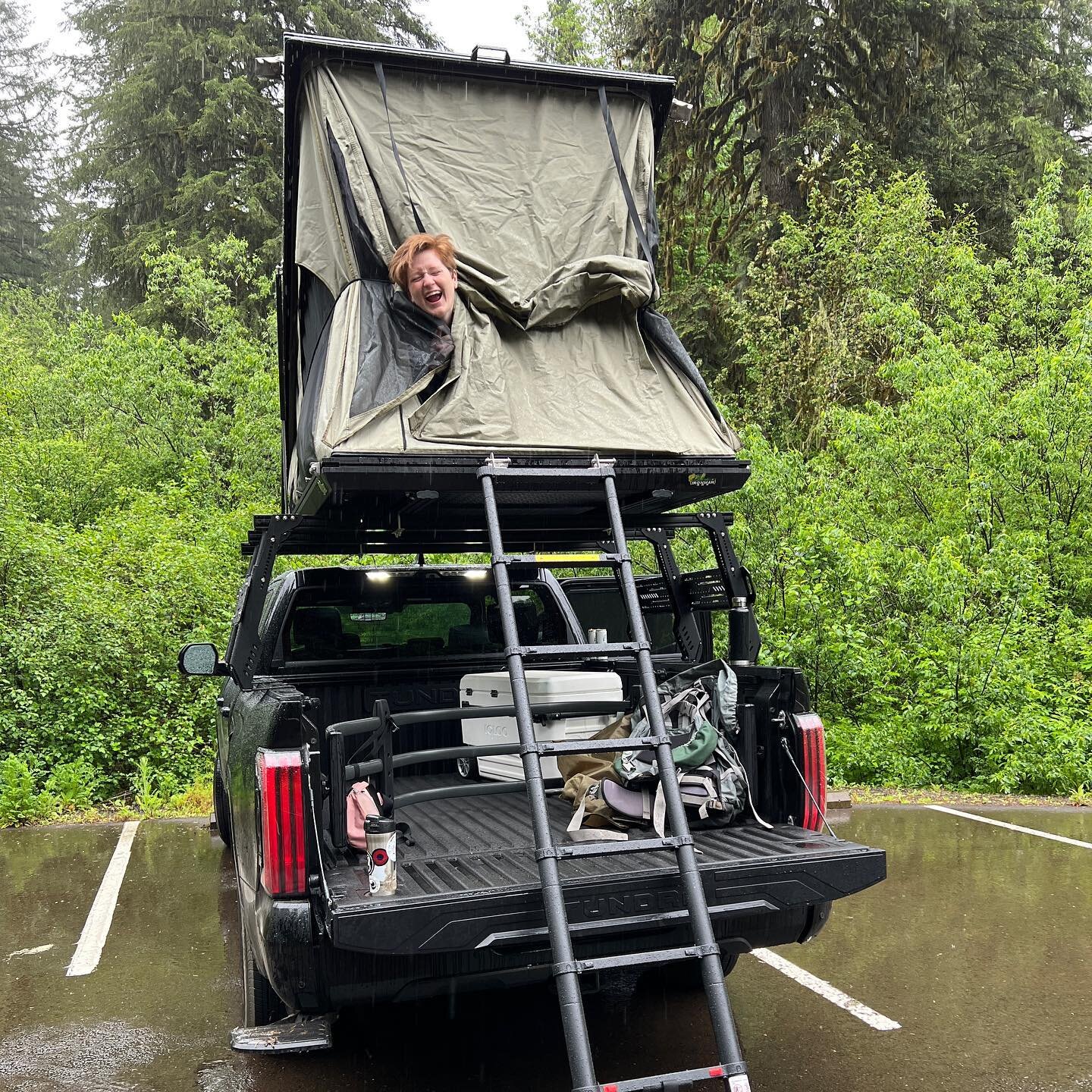 In the ultimate demonstration of heart-forward intuitive action, @thegoodthebadandthebubby and I drove an hour and a half after a concert to stay at Silver Falls State park. Surrounded by old growth trees and ten waterfalls MMMMMMM nice 🤌🏻🤌🏻

Thi