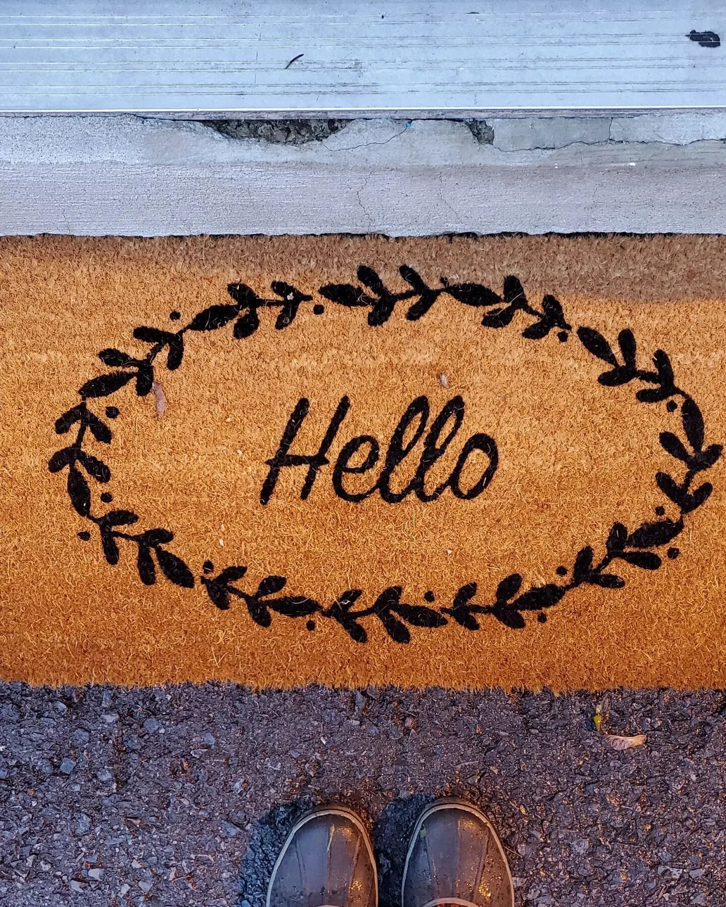 As I'm getting ready to move apartments...again...here are some of my favorite corners, spaces and styling from my cozy 2-bedroom.

I put a lot of thought and energy into curating this space for me. I moved in the same weekend as my mother's celebrat