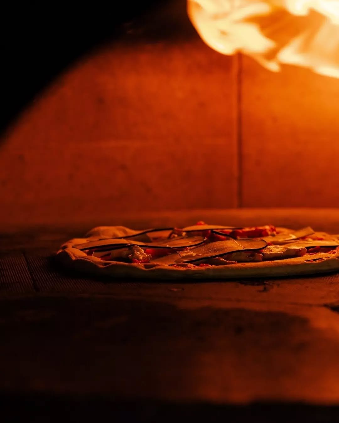 It starts with dough, ends with delizioso. Crafted with amore!