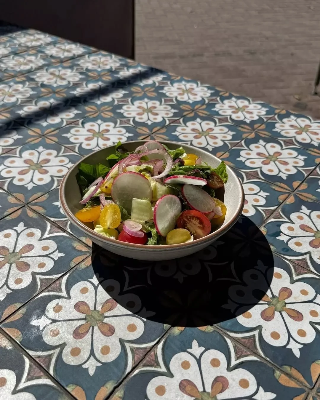 Fresh, crisp and simple 🥗 

Cos lettuce, red onion, cucumber and cherry tomatoes, finished with a lemon thyme dressing 🍋