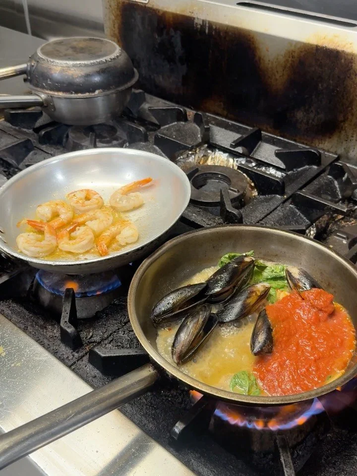 A look behind the scenes at Cecchi&rsquo;s 👨&zwj;🍳

Cooking, plating and garnishing.
