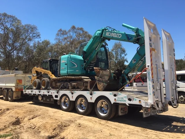 260_TruckTrailerExcavator.JPG