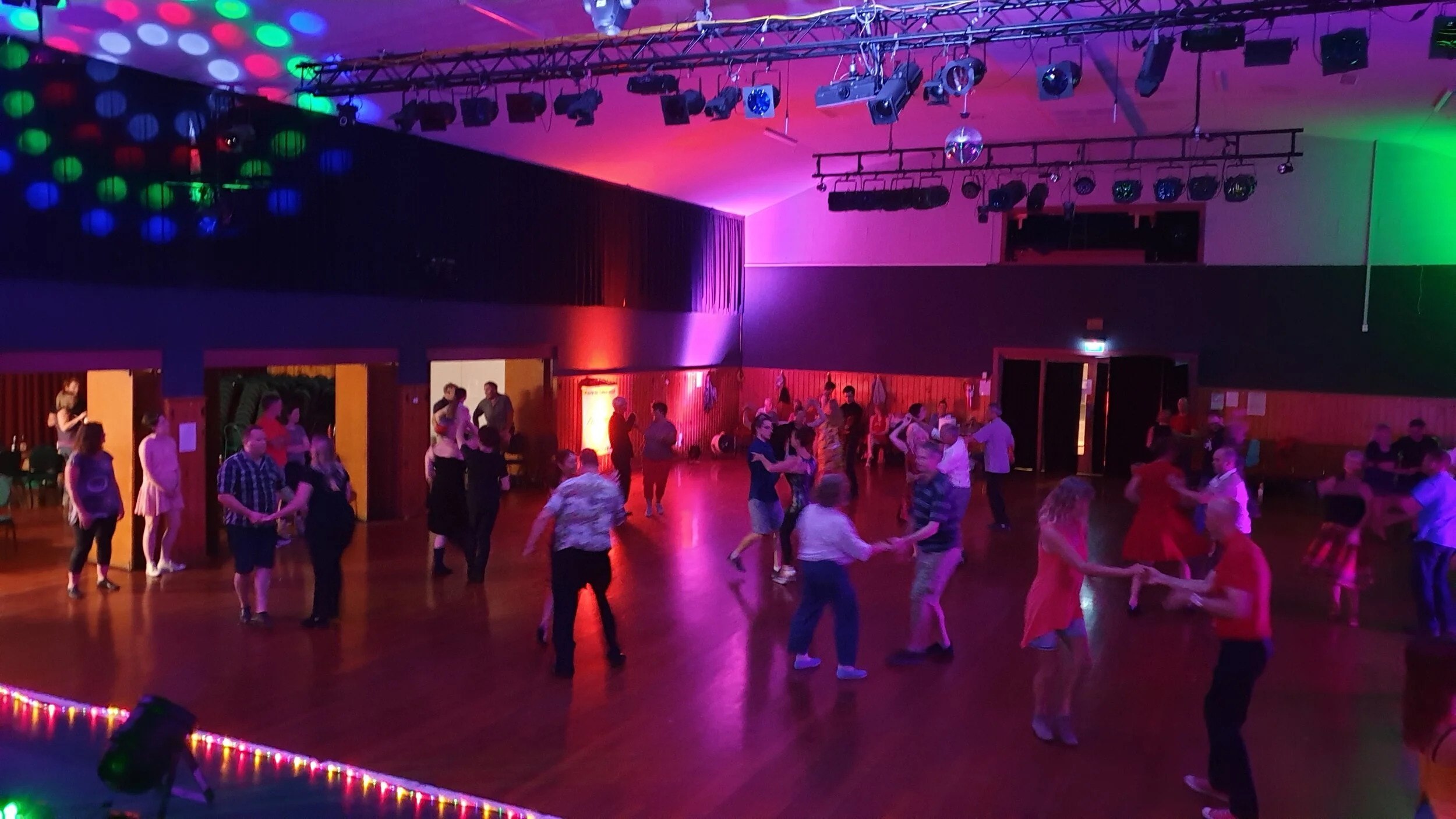 3. sat night dance party ss 2020 (13).jpg