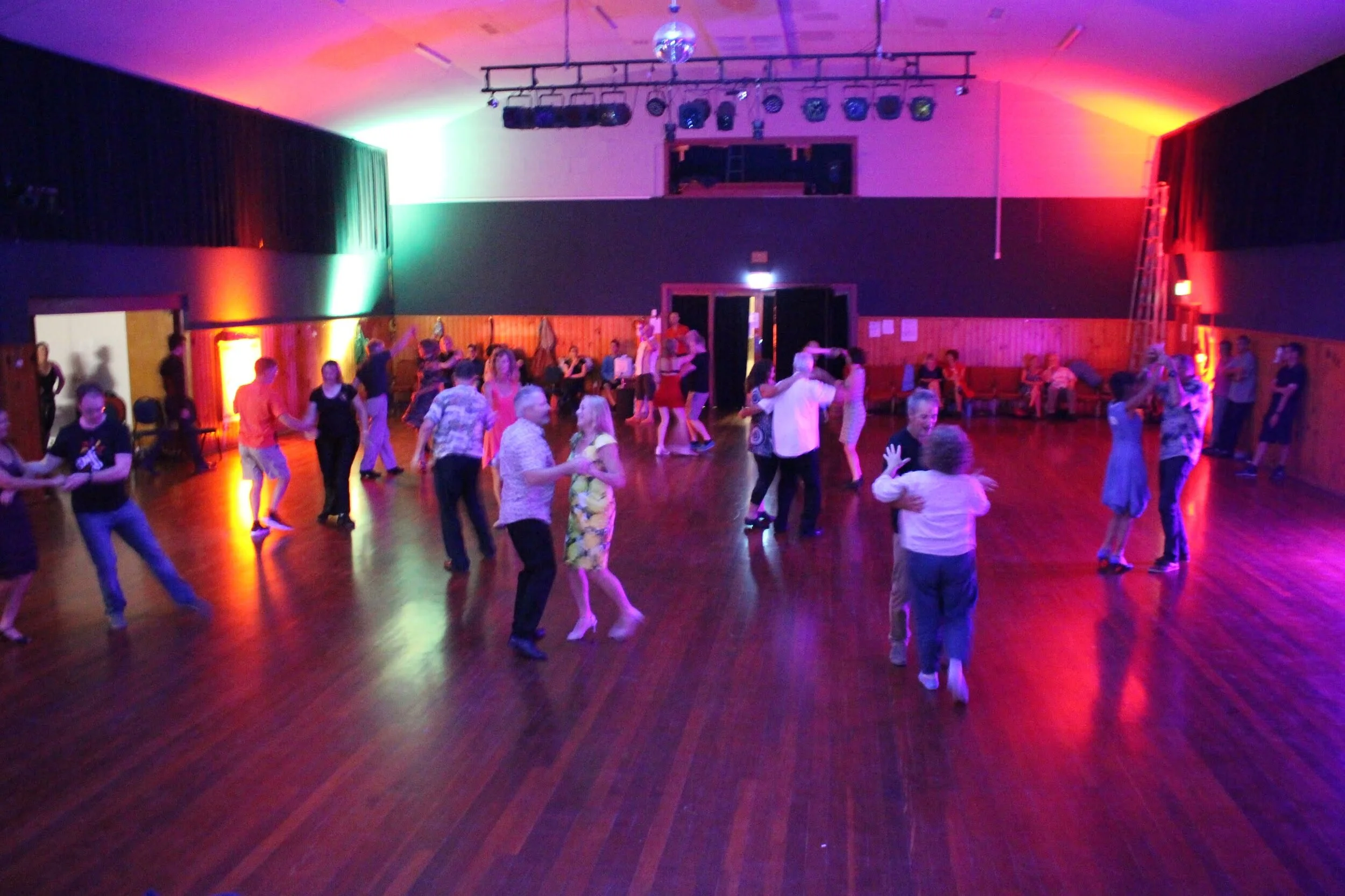 3. sat night dance party ss 2020 (33).jpg