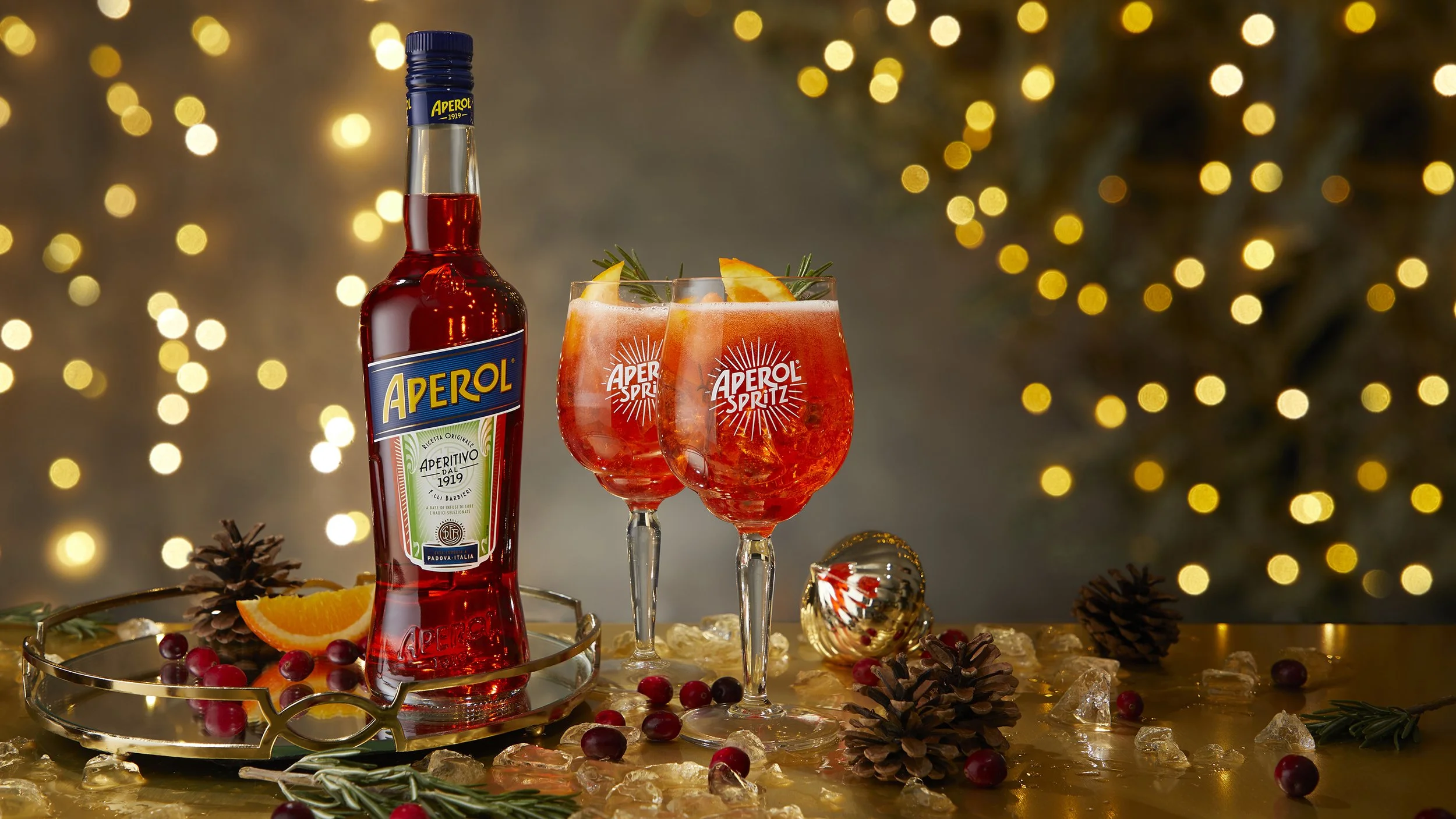 SHOT_01_P_XMAS_PITCH_16x9.jpg