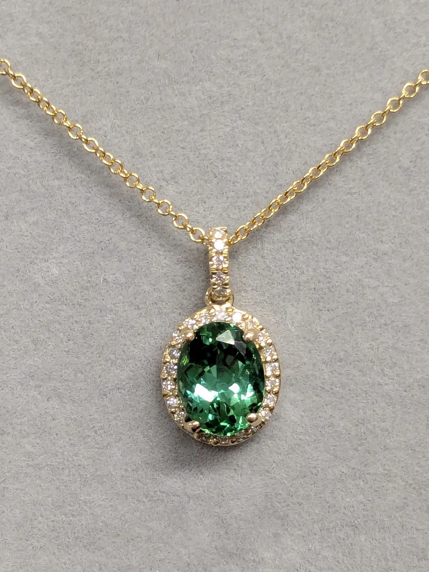 Px4405 18ct Yellow Gold, Brazilian Tourmaline 2.28ct and Diamond Pendant. (Chain not included)