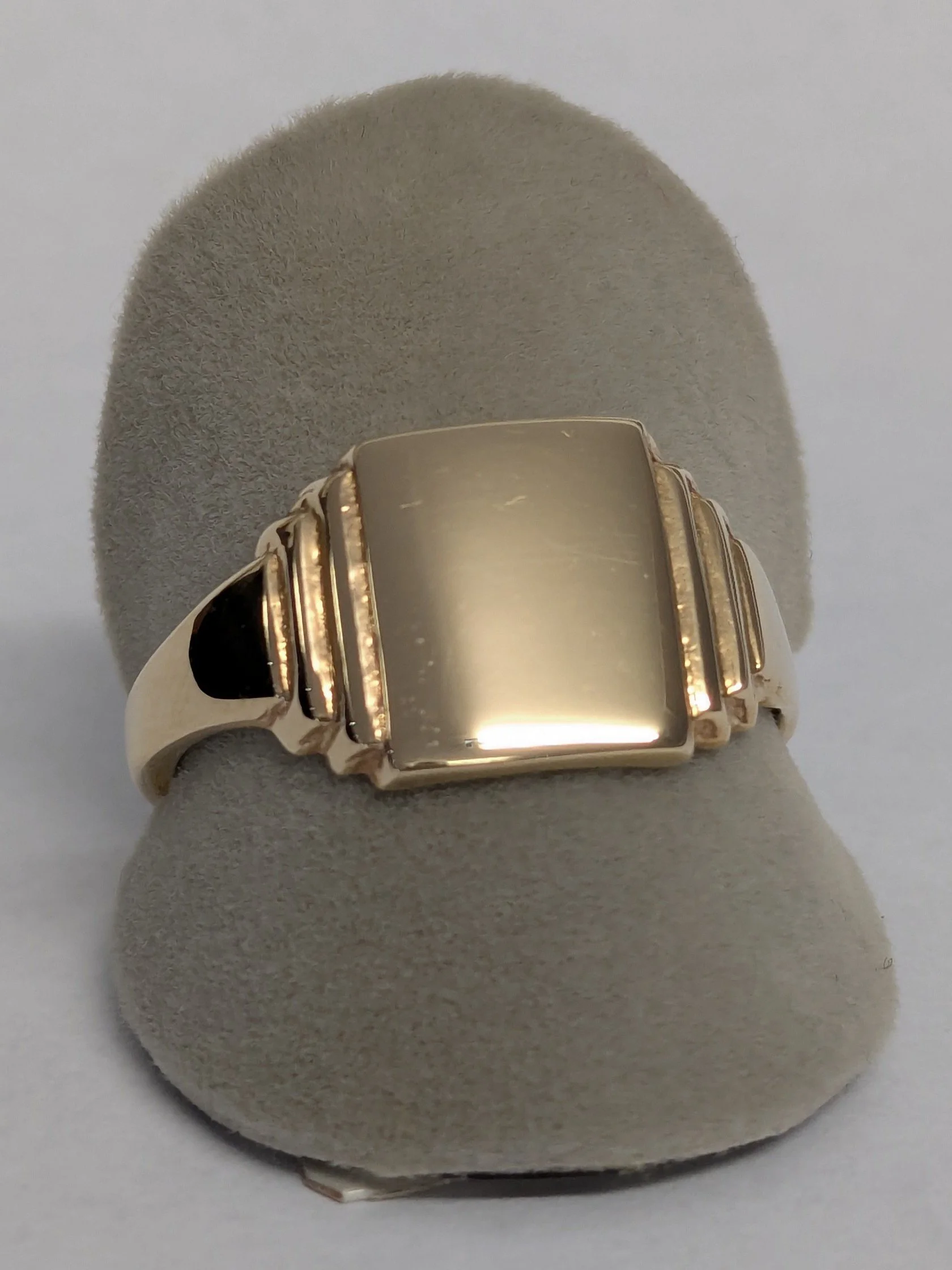 9ct Yellow Gold Signet Ring