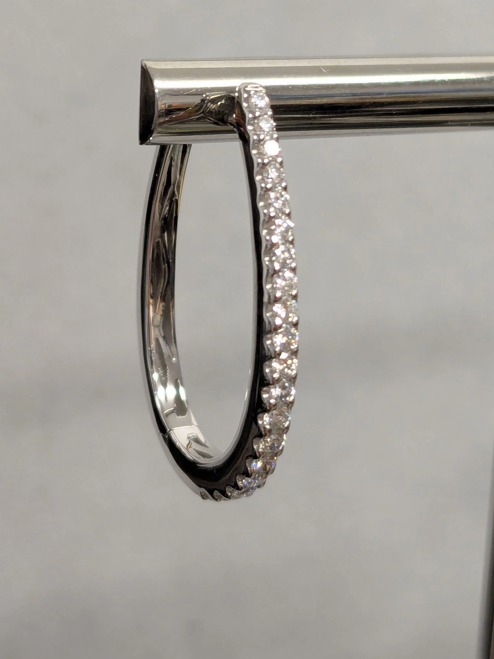 8Q53W-18D 18ct White Gold, Diamond, Oval Hinged Hoop Earrings